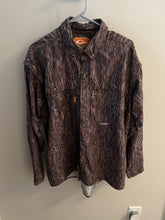 Load image into Gallery viewer, Drake Mossy Oak Bottomland button down shirt Size Medium