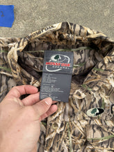 Load image into Gallery viewer, Vintage Mossy Oak Shadow Grass Camo Lightweight Button Up (L)
