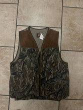 Load image into Gallery viewer, Vintage Carhartt Mossy Oak Vest (L)🇺🇸