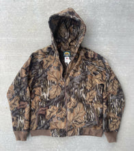 Load image into Gallery viewer, Cabela’s Mossy Oak Fall Foliage Fleece Jacket (S/M)