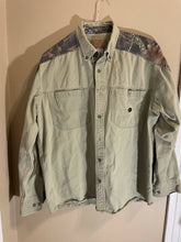 Load image into Gallery viewer, Mossy Oak Collared Shirt (Xl)