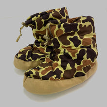 Load image into Gallery viewer, Vintage Polarguard Insulated Camo Booties