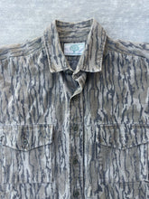 Load image into Gallery viewer, Mossy Oak Bottomland Chamois Button Down (L)