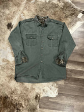 Load image into Gallery viewer, Vintage Mossy Oak Companions Button Down XL