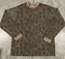 Load image into Gallery viewer, Mossy Oak Original Bottomland Long Sleeve Shirt (L/XL)