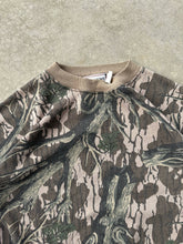 Load image into Gallery viewer, Vintage Simmons Mossy Oak Tree Stand Camo Crewneck (L/XL)