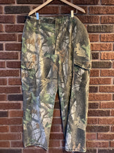 Load image into Gallery viewer, Wrangler Soft Realtree Hardwoods Pants 38x30