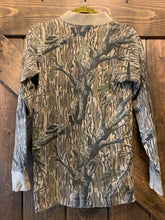 Load image into Gallery viewer, Mossy Oak Treestand Mock Neck Tshirt (M)