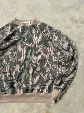 Load image into Gallery viewer, Vintage Simmons Mossy Oak Tree Stand Camo Crewneck (L/XL)