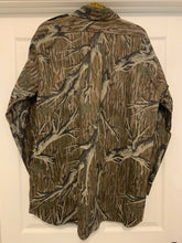 Load image into Gallery viewer, Mossy Oak Treestand LS Button Up (XL)🇺🇸