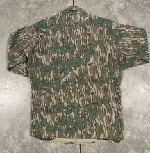 Load image into Gallery viewer, 90’s Original Key Mossy Oak Greenleaf Button Down Shirt (L)🇺🇸