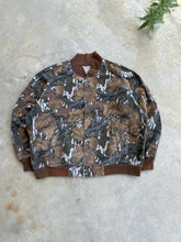 Load image into Gallery viewer, Vintage Mossy Oak Fall Foliage Bomber Jacket (XL)