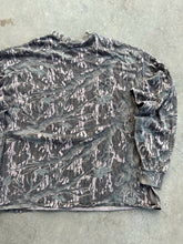 Load image into Gallery viewer, Vintage Mossy Oak Treestand Longsleeve T-Shirt (XL)