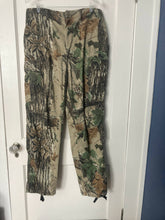 Load image into Gallery viewer, Rattlers Brand Realtree Cargo Pants Size Large