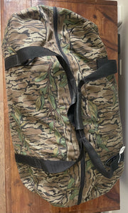 90’s Mossy Oak Greenleaf Duffle Bag (32”x26”) 🇺🇸