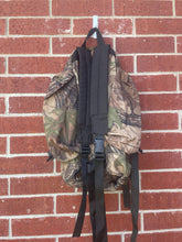 Load image into Gallery viewer, Fieldline 1995 Walmart Fall Sporting Good’s Seminar Backpack