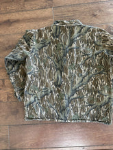 Load image into Gallery viewer, 90’s Vintage Mossy Oak Treestand Camo 3-Pocket Jacket (XL) 🇺🇸