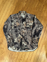 Load image into Gallery viewer, Vintage L.L. Bean Mossy Oak Break Up Camo Button Up (M)🇺🇸