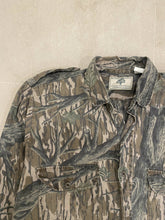 Load image into Gallery viewer, Vintage Mossy Oak Treestand Button-Up