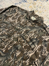 Load image into Gallery viewer, Vintage Mossy Oak Treestand Button Up Size XL