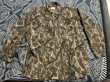 Load image into Gallery viewer, Mossy Oak Treestand LS Button Up (L)