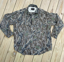 Load image into Gallery viewer, 00’s Browning Mossy Oak Treestand Lightweight Breathable Button Down (XL)