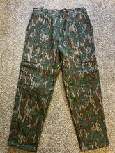 Load image into Gallery viewer, Mossy Oak Greenleaf 34x34 Pants Brand New