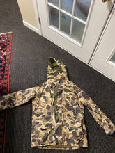 Load image into Gallery viewer, Columbia Goretex duck jacket