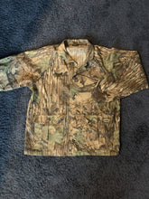 Load image into Gallery viewer, Spartan Realtree Jac-Shirt (L)