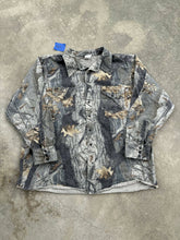 Load image into Gallery viewer, Vintage LABCO Realtree Hardwoods Camo Button Up (XXXL)