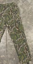 Load image into Gallery viewer, Mossy Oak Full Foliage Pants (34x30)