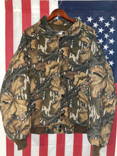 Load image into Gallery viewer, Original Mossy Oak Fall Foilage Insulated Bomber (XL) 🇺🇸