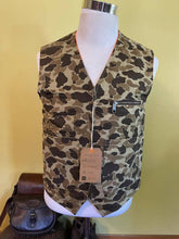 Load image into Gallery viewer, Ball And Buck Signature Canvas Reversible Upland Vest, Size Medium