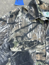 Load image into Gallery viewer, Vintage Mossy Oak Break Up Gen 1 Buttom Up ( L)