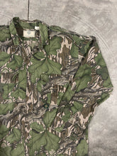 Load image into Gallery viewer, 90’s Mossy Oak Full Foliage Button Down Shirt (XL) 🇺🇸