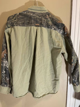 Load image into Gallery viewer, Mossy Oak Collared Shirt (Xl)