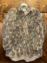 Load image into Gallery viewer, Mossy Oak Treestand LS Button Up