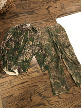 Load image into Gallery viewer, Vintage Mossy Oak Shadowleaf Shirt &amp; Pants (S)