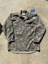 Load image into Gallery viewer, Vintage Mossy Oak Treestand Chamois Button Up (L/XL)