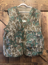 Load image into Gallery viewer, 90’s Mossy Oak Greenleaf Turkey Vest (L)🇺🇸