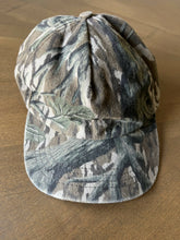 Load image into Gallery viewer, Mossy Oak Treestand Blank Snapback w/ Mossy Oak Tag 🇺🇸