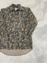 Load image into Gallery viewer, Vintage Mossy Oak Treestand Camo Button Up