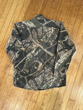 Load image into Gallery viewer, Vintage Mossy Oak Shadow Branch Chamois Button Up (M)🇺🇸