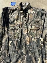 Load image into Gallery viewer, 00s Mossy Oak Break Up Camo Buttonp (XXL/XXXL)
