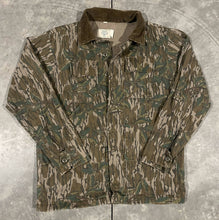 Load image into Gallery viewer, 90’s Mossy Oak Greenleaf Corduroy Collar Jacket (M) 🇺🇸