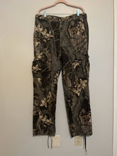 Load image into Gallery viewer, Vintage Mossy Oak Breakup Pants 33-36x32