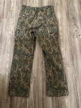 Load image into Gallery viewer, Mossy Oak Green Leaf Tibee Pants (M)