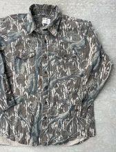 Load image into Gallery viewer, Original Key Mossy Oak Treestand Button Down Shirt (XXL) 🇺🇸