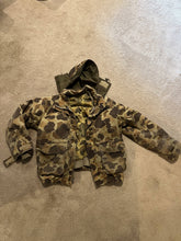 Load image into Gallery viewer, Columbia ‘Old School’ Gore-Tex Jacket and Shell (L)