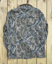 Load image into Gallery viewer, Carhartt Mossy Oak Treestand Corduroy Collar Jacket (M)